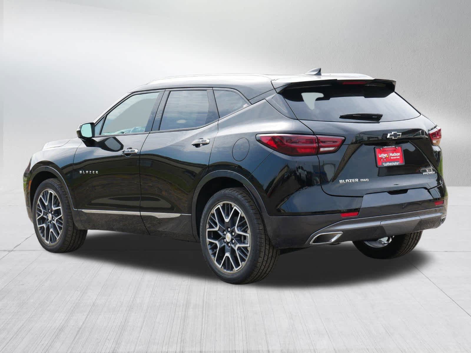 2025 Chevrolet Blazer Premier photo 3
