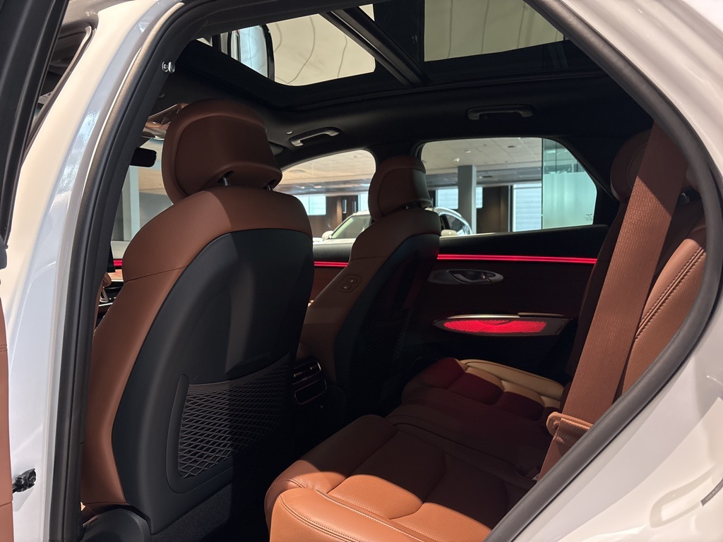 2026 Genesis GV70 2.5T Advanced photo 10