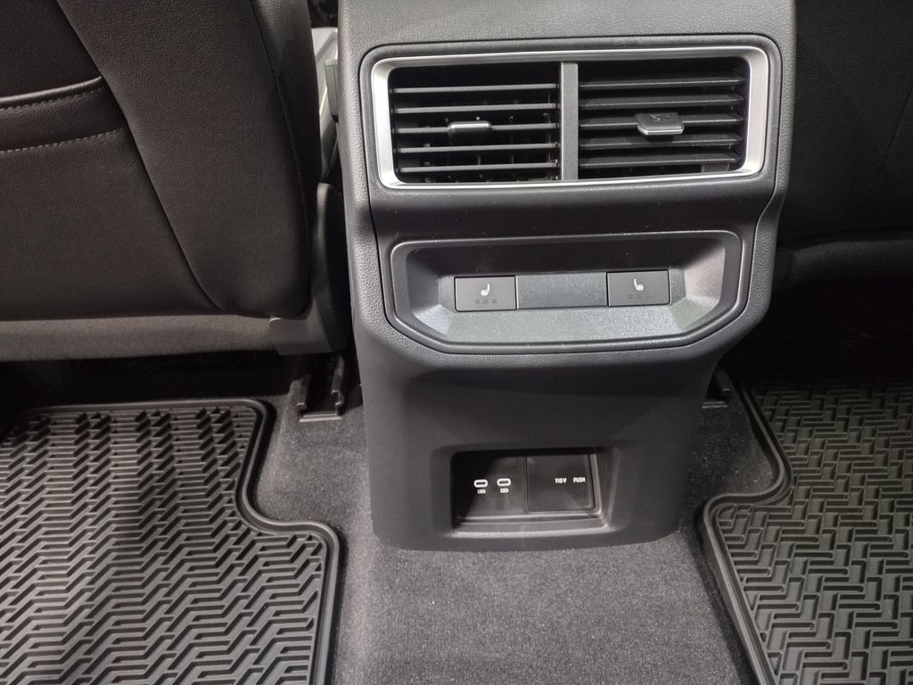 2026 Volkswagen Atlas Cross Sport SEL Premium R-Line photo 32