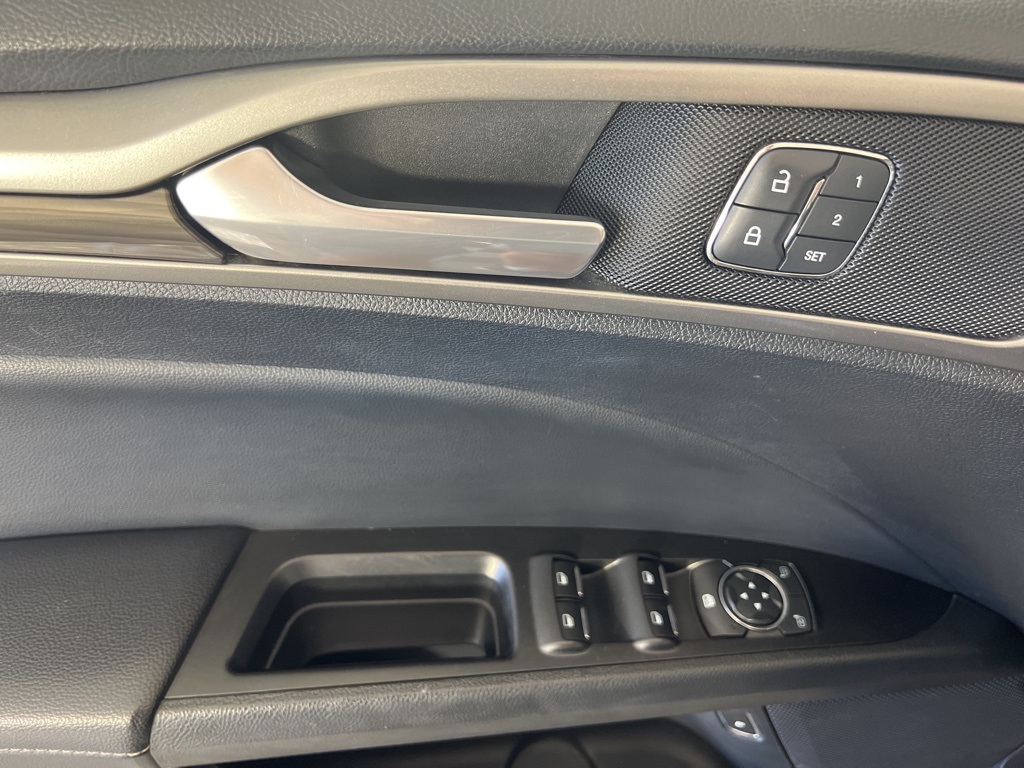 2019 Ford Fusion Hybrid SEL photo 15