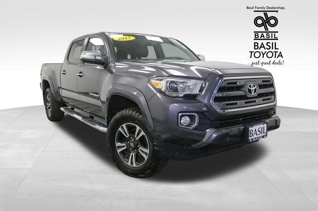 2017 Toyota Tacoma Limited 4x4 photo 2