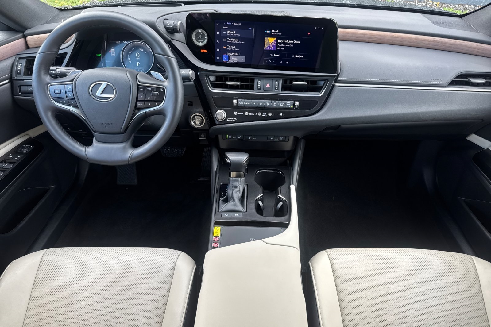2024 Lexus ES 300h Premium photo 3