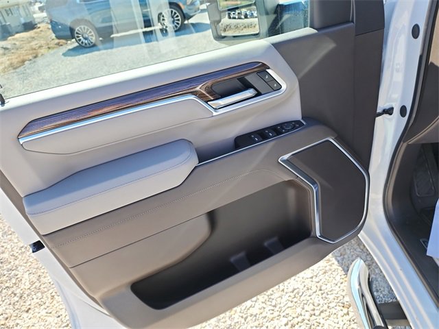 2025 Chevrolet Silverado 2500HD LT photo 16
