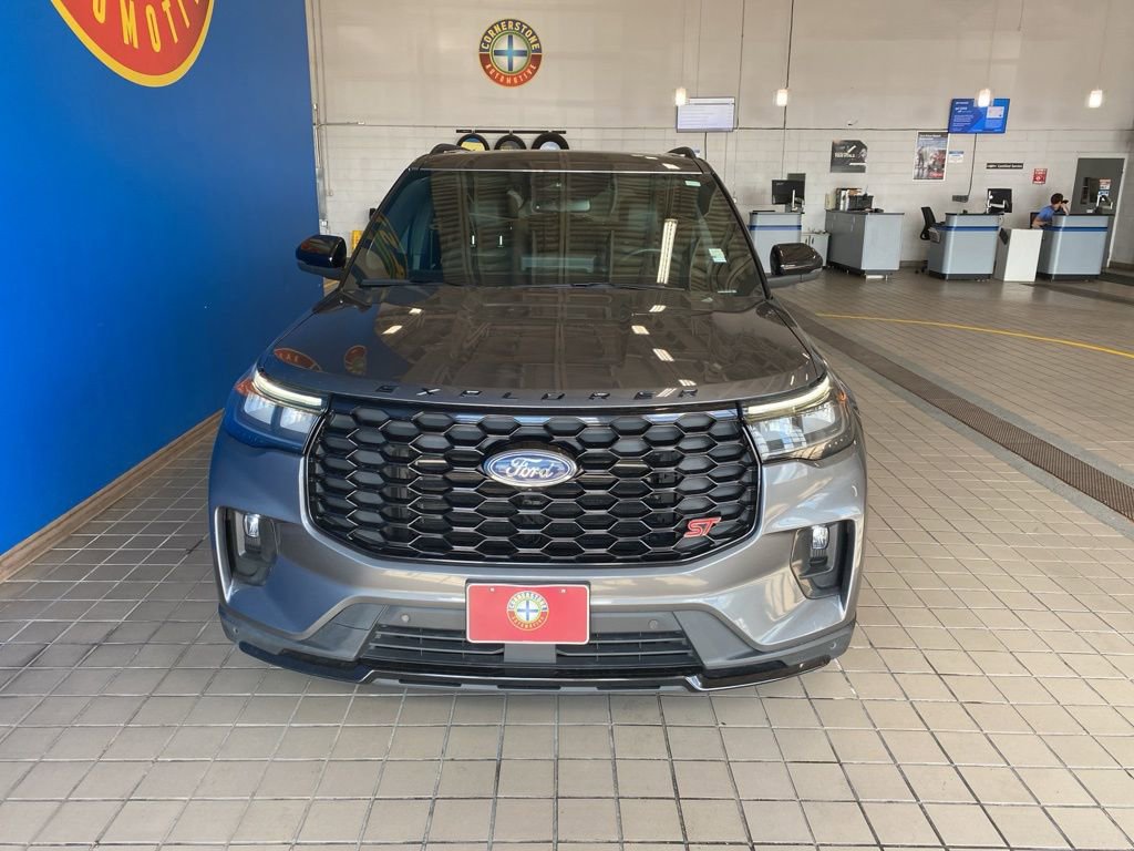 2025 Ford Explorer ST photo 15