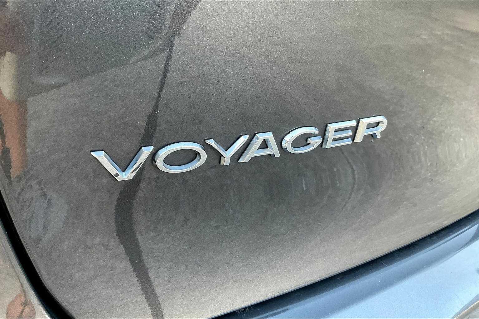 2022 Chrysler Voyager LX photo 29