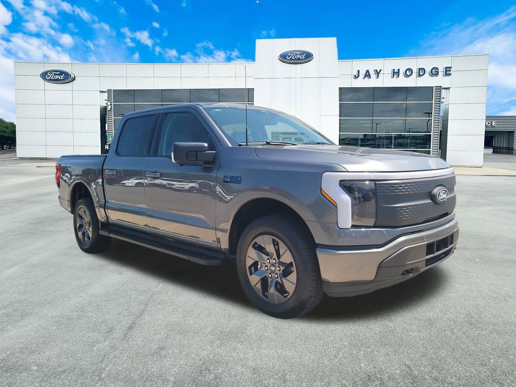 2025 Ford F-150 Lightning Flash's photo