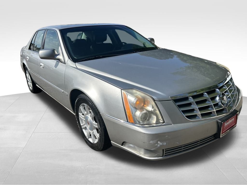 2008 Cadillac DTS Base photo 6