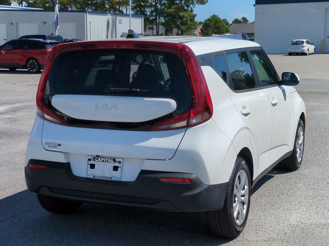 2022 Kia Soul LX photo 2