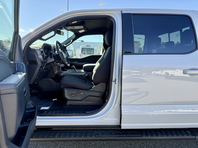 2025 Ford F-150 XLT photo 11