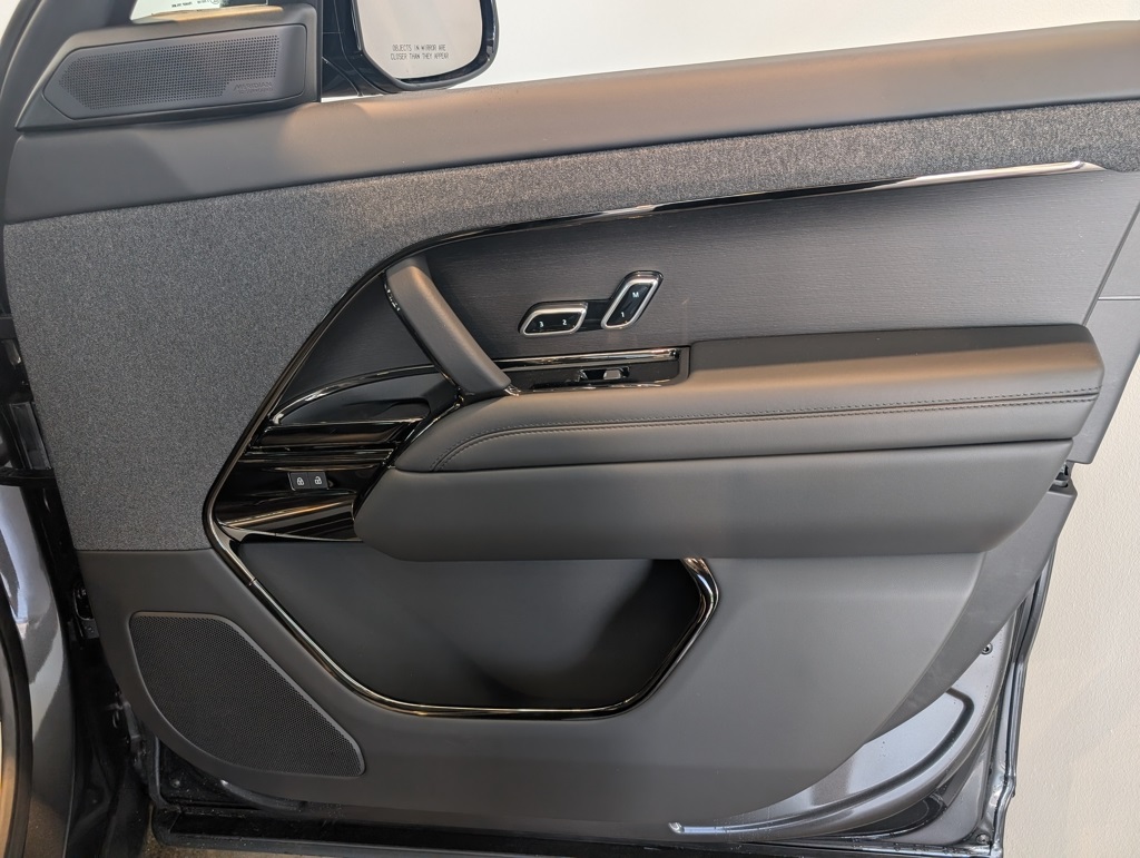 2025 Land Rover Range Rover Sport SE photo 26