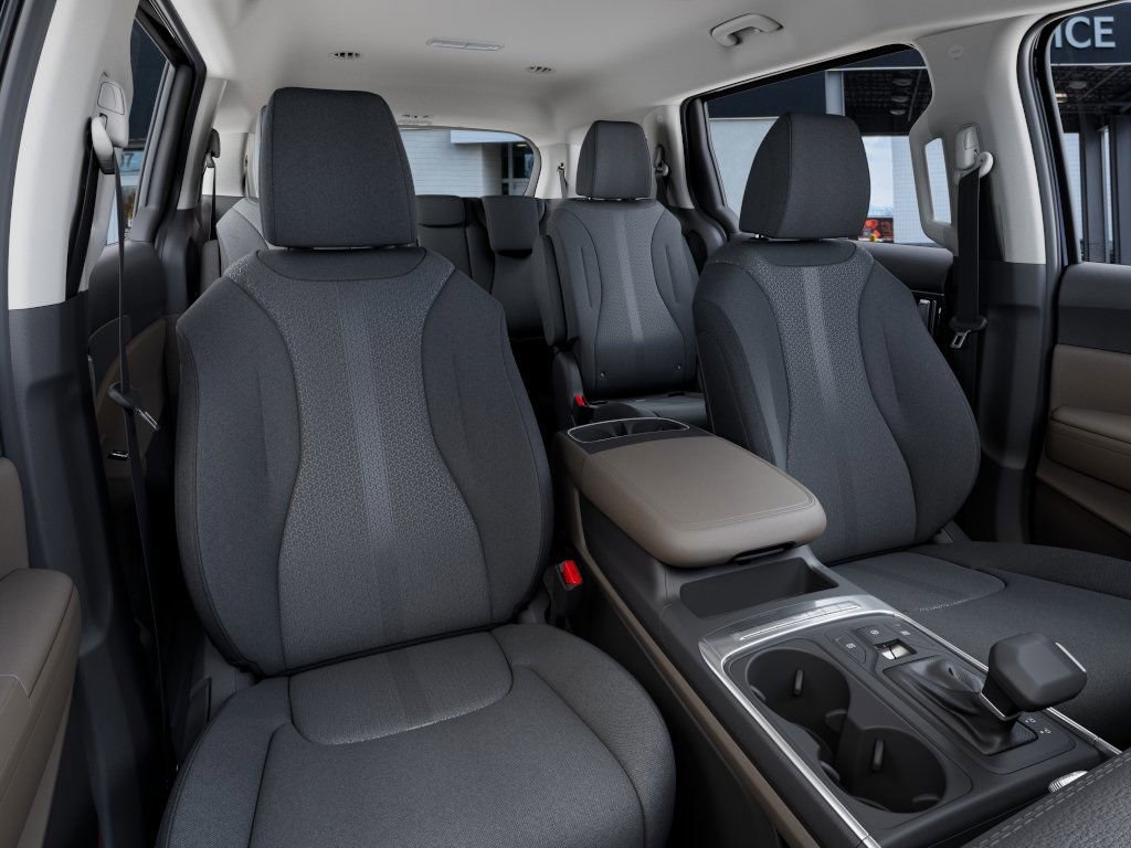 2026 Kia Carnival LX photo 7