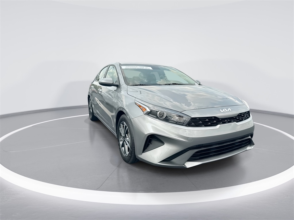 2024 Kia Forte LXS photo 2