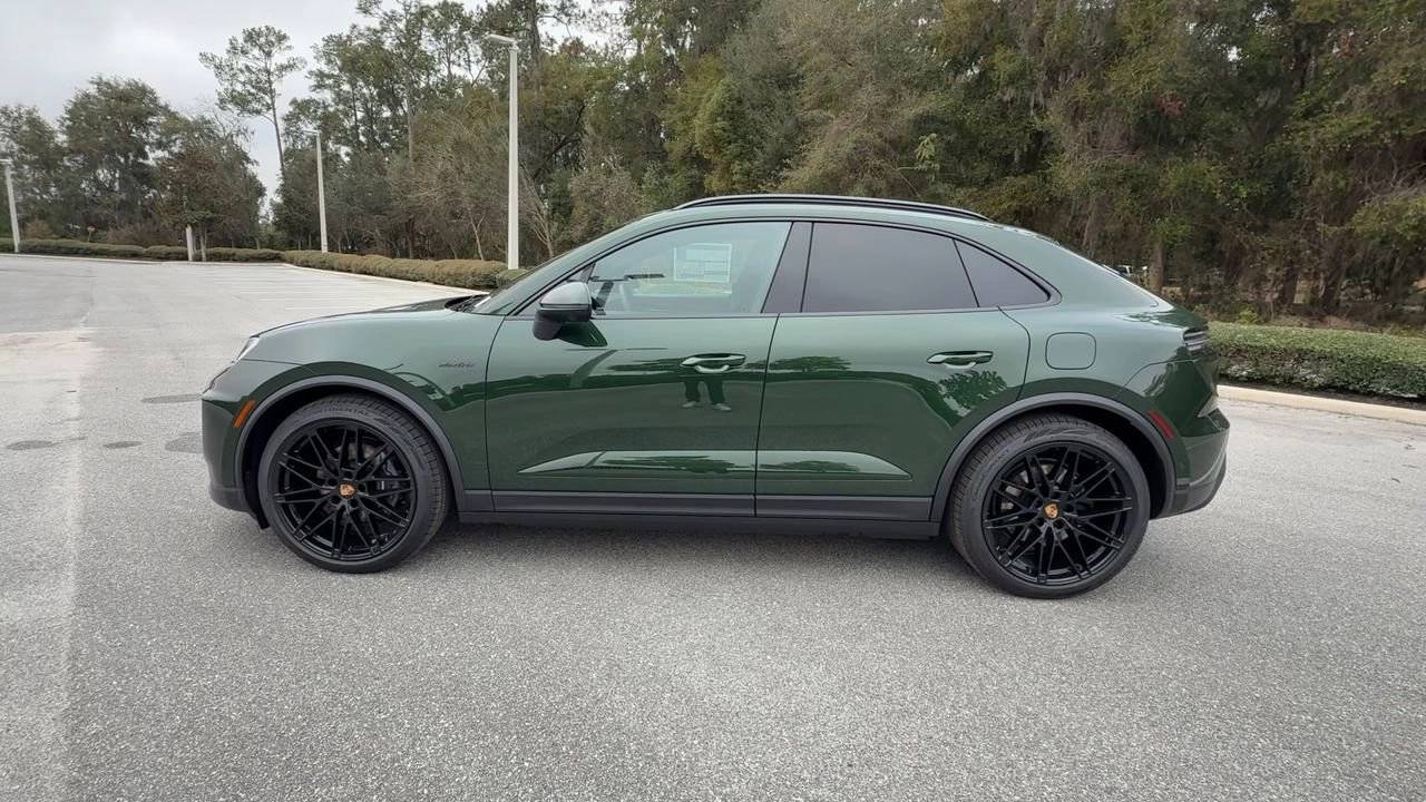 2024 Porsche Macan 4 Electric photo 5