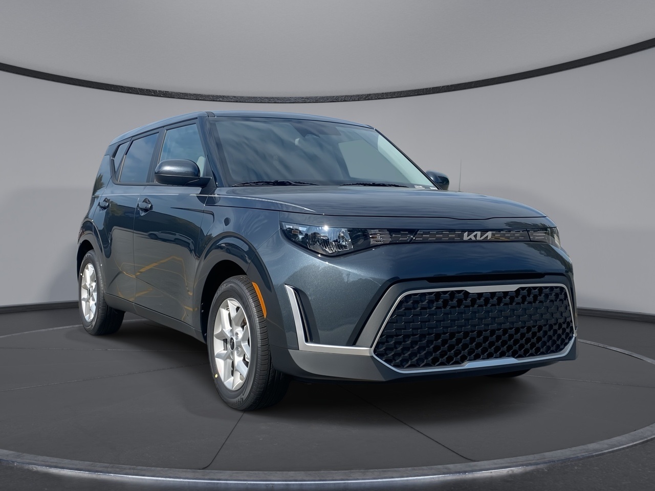 2025 Kia Soul LX's photo