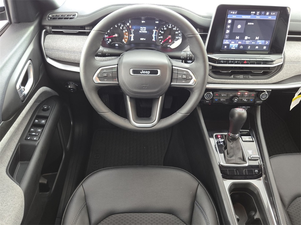 2025 Jeep Compass Latitude photo 8