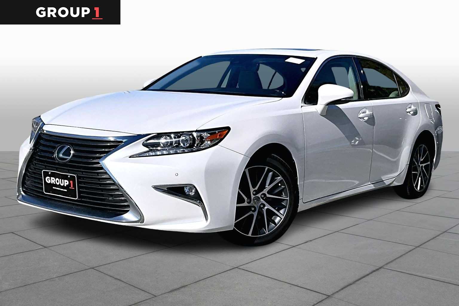 2016 Lexus ES 350's photo