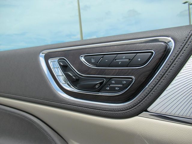 2020 Lincoln Continental Reserve photo 25