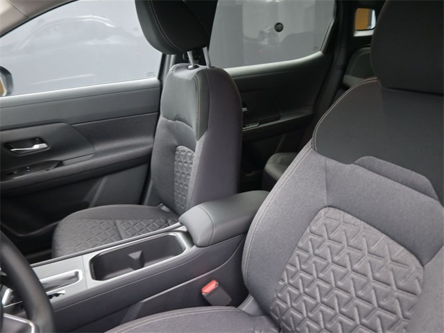 2026 Nissan Kicks SV photo 17