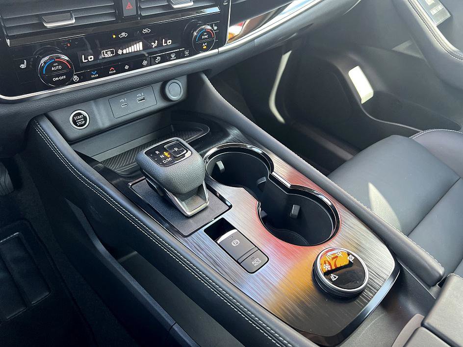 2023 Nissan Rogue SL photo 26