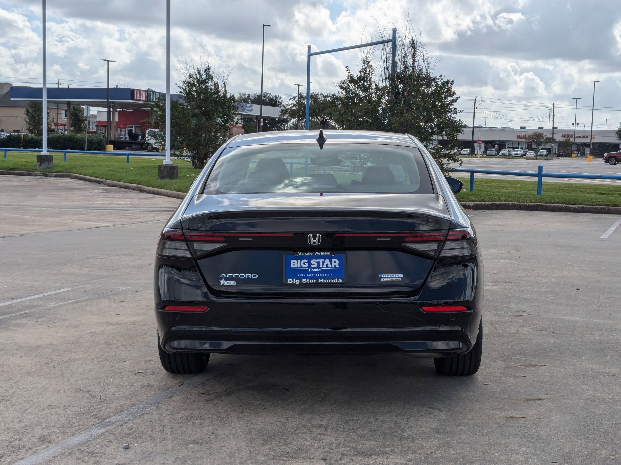 2025 Honda Accord Hybrid Touring photo 5
