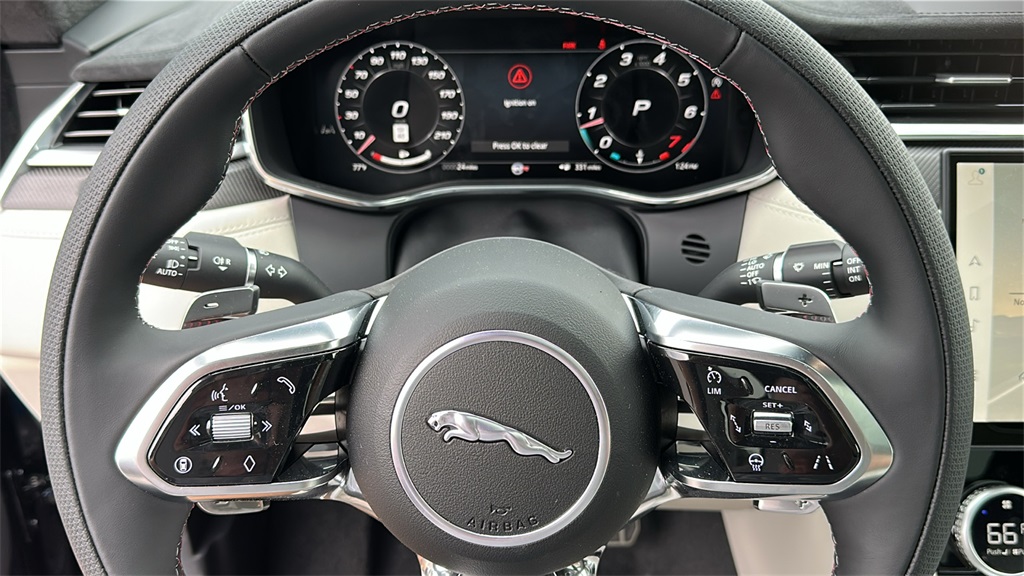 2026 Jaguar F-PACE SVR photo 13