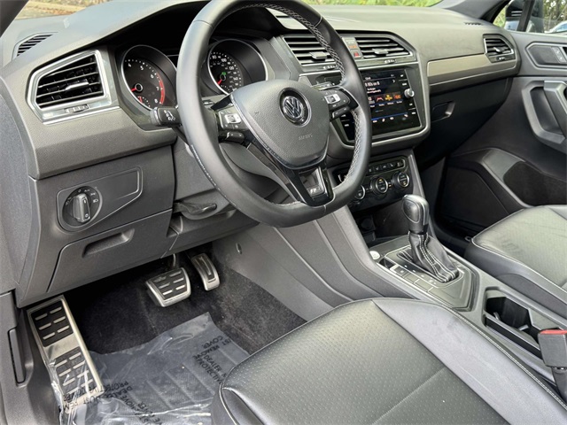 2021 Volkswagen Tiguan SE R-Line Black photo 2