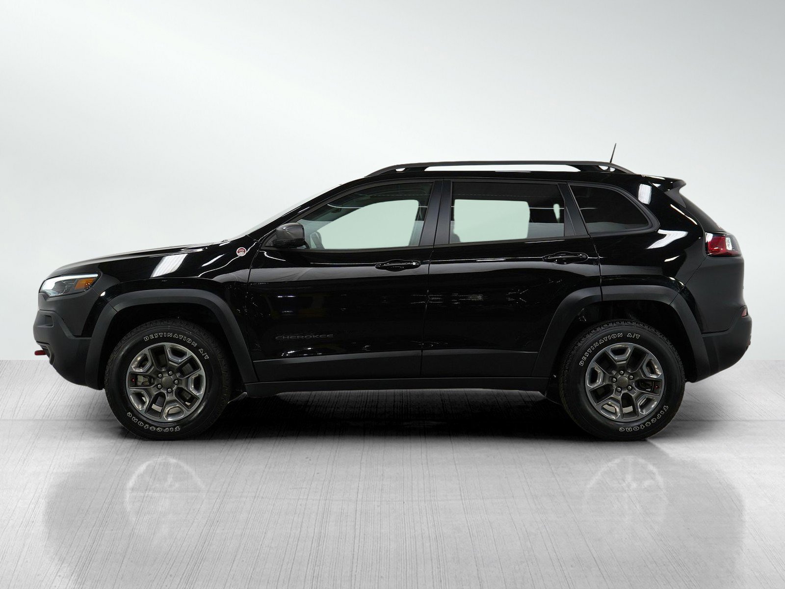 Used 2020 Jeep Cherokee Trailhawk with VIN 1C4PJMBX3LD633084 for sale in Minneapolis, Minnesota