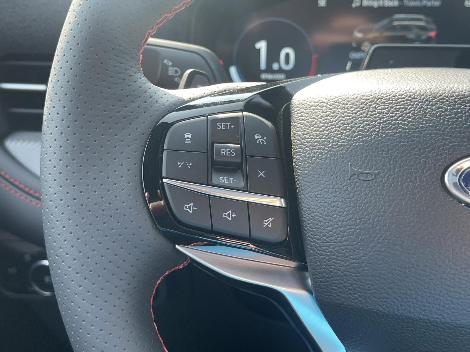 2025 Ford Explorer ST photo 27