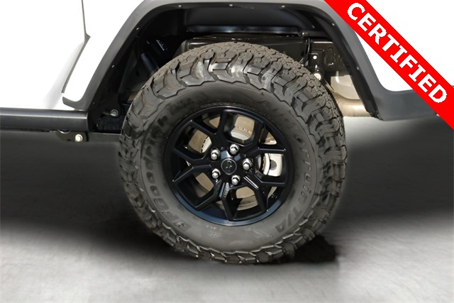 2024 Jeep Gladiator Willys photo 9