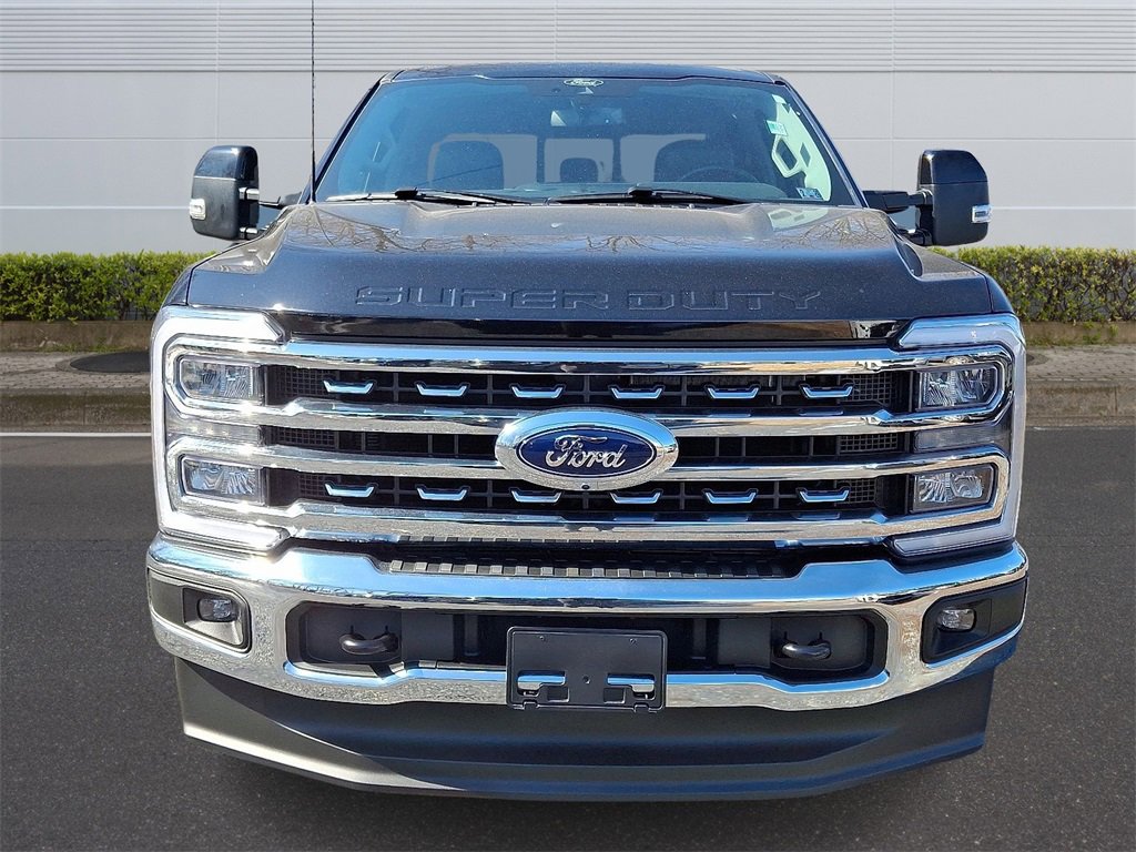 2024 Ford F-250 Lariat photo 2