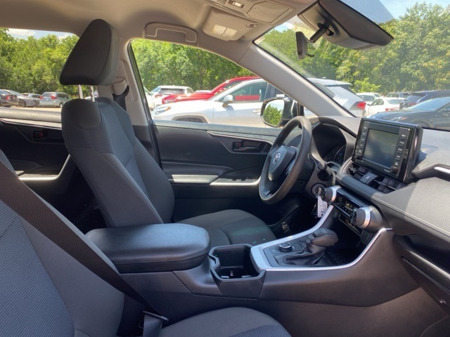 2022 Toyota RAV4 Hybrid LE photo 11
