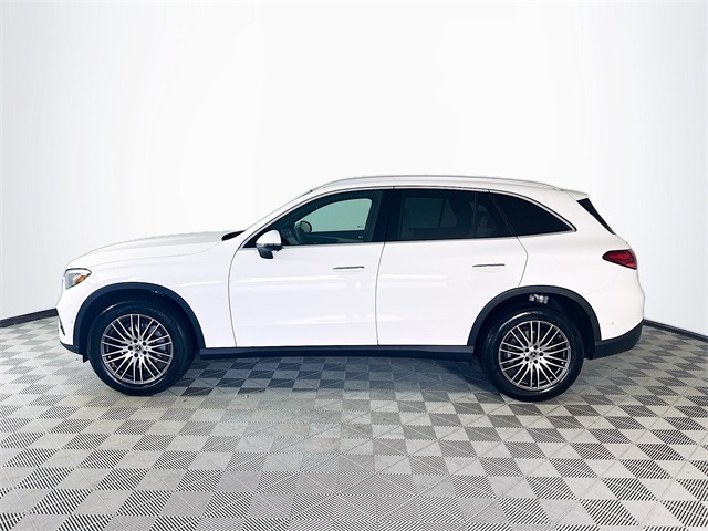 2026 Mercedes Benz GLC 300 photo 3
