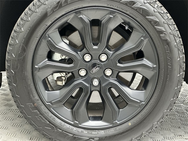2023 Ford Maverick Lariat photo 2