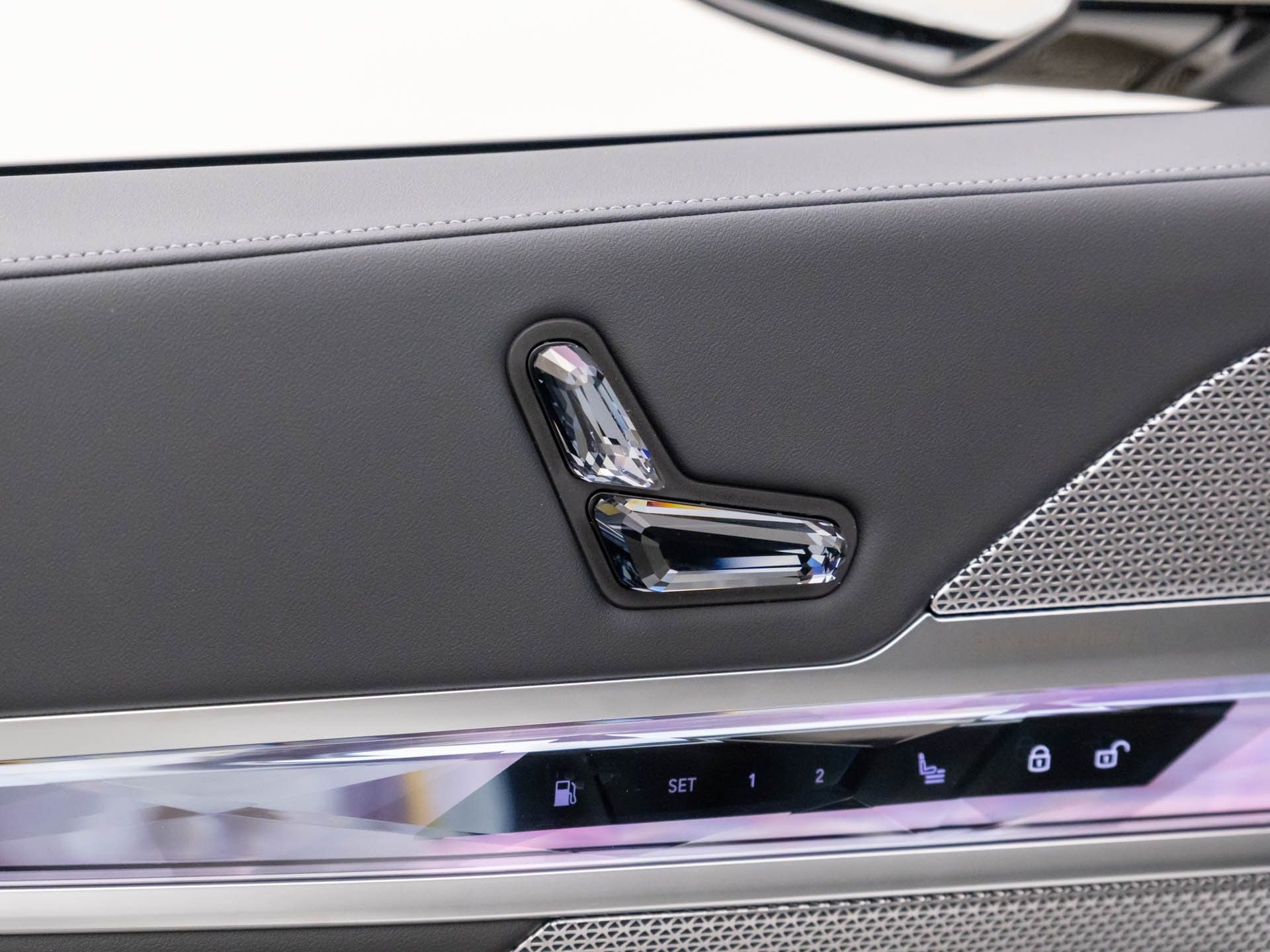 New 2025 Mineral White Metallic BMW 750e xDrive image 14