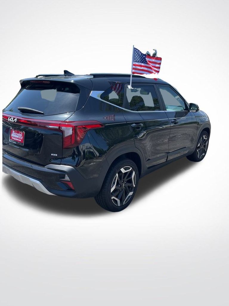 2024 Kia Seltos SX photo 3