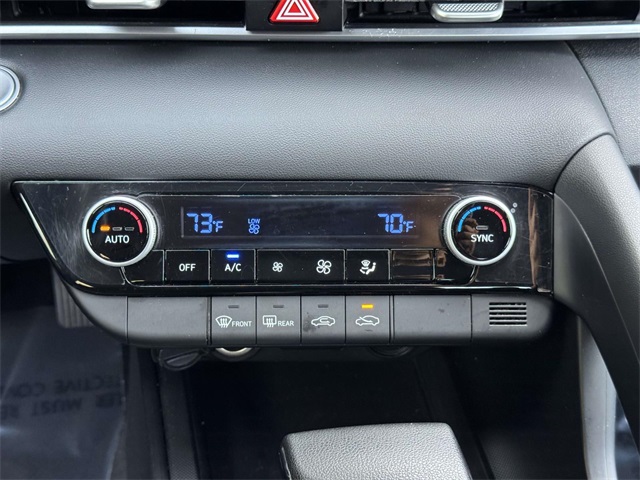 2023 Hyundai Elantra SEL photo 20