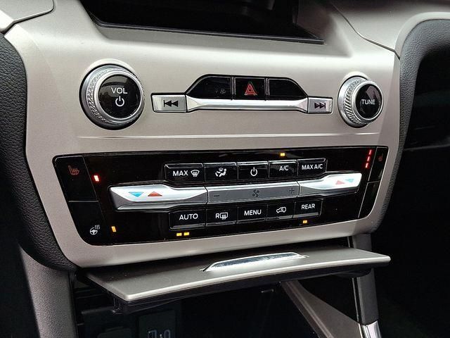 2023 Ford Explorer XLT photo 18