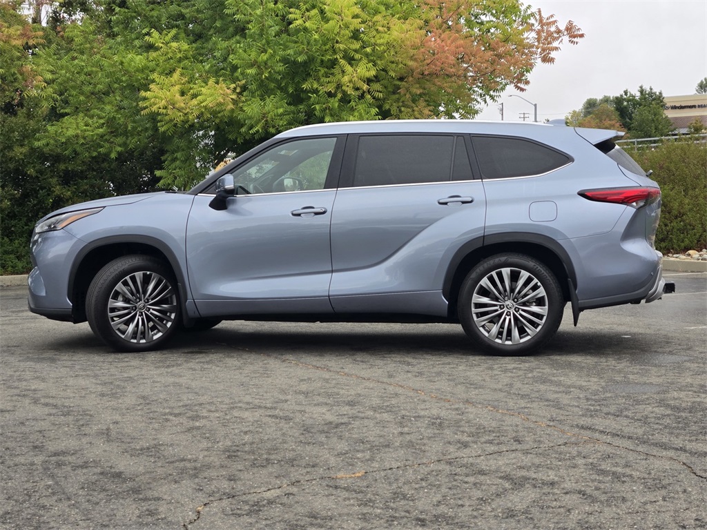 2022 Toyota Highlander Platinum photo 7