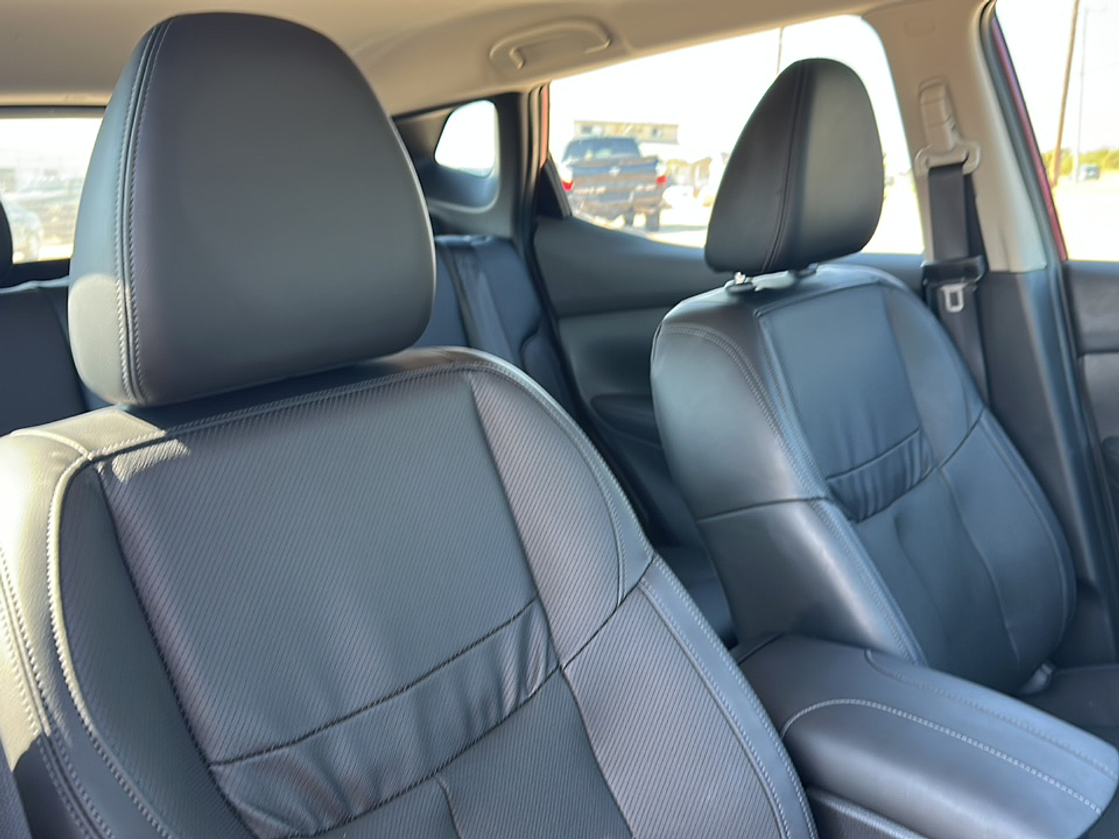 2022 Nissan Rogue Sport SL photo 5