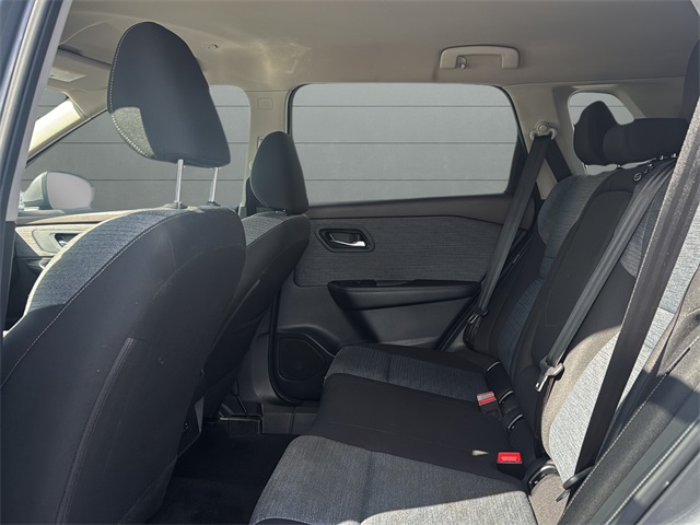 2023 Nissan Rogue SV photo 11