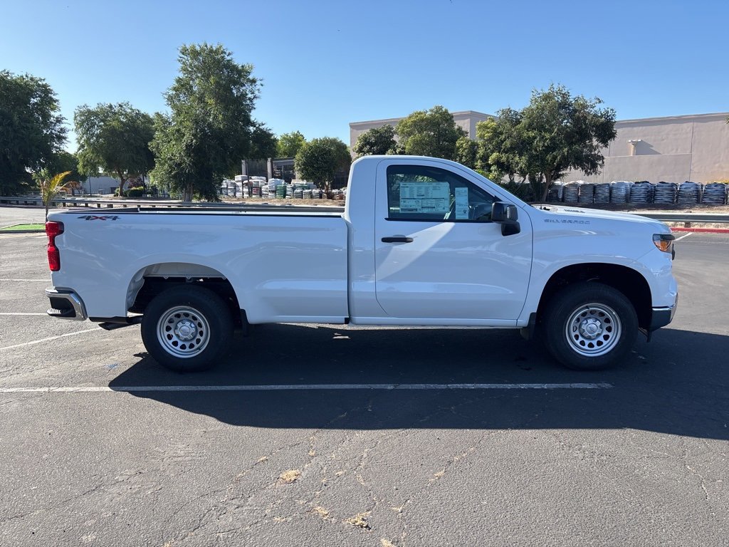 2025 Chevrolet Silverado 1500 photo 2