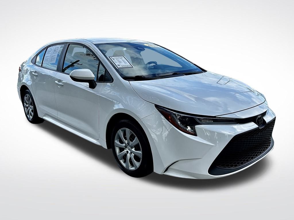 2022 Toyota Corolla LE photo 2