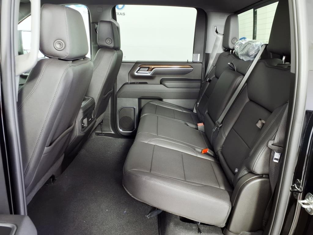 2025 Chevrolet Silverado 2500HD LT photo 17