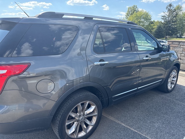 2015 Ford Explorer XLT photo 3