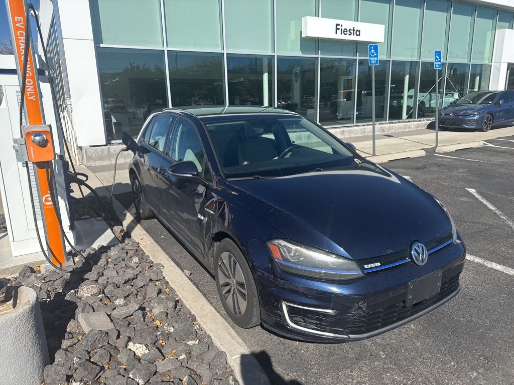 2016 Volkswagen e-Golf SEL Premium photo 2