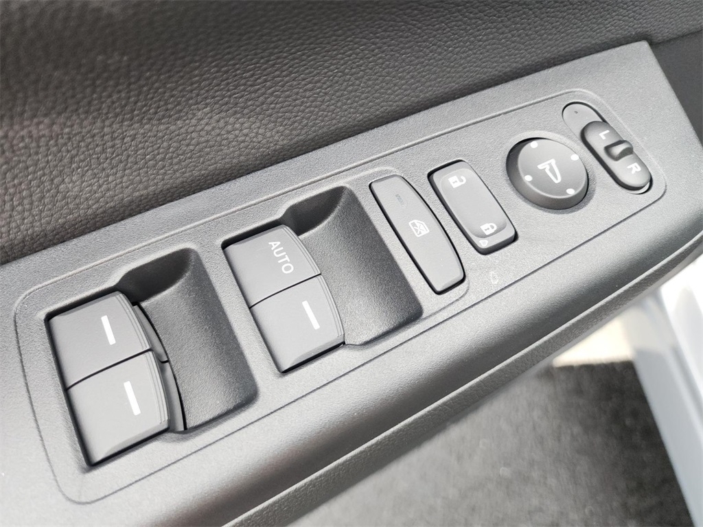 2026 Honda CR-V LX photo 25