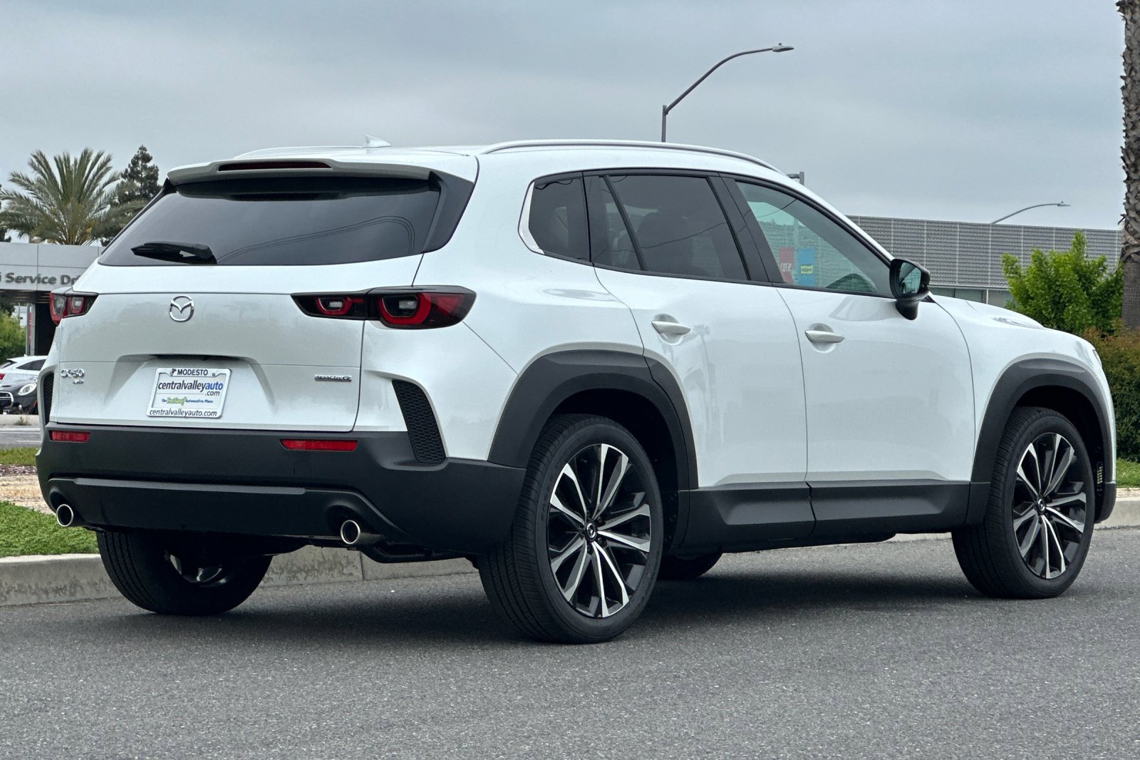 2025 Mazda CX-50 2.5 Premium Plus photo 2
