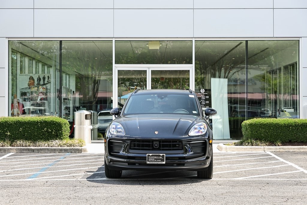 2024 Porsche Macan T photo 10