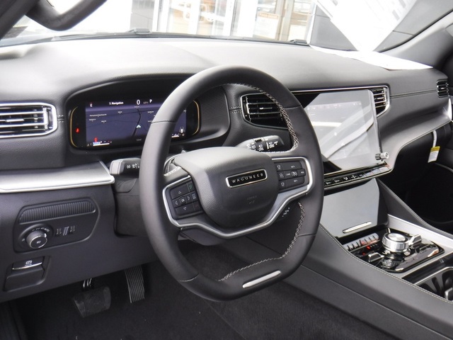 2025 Jeep Wagoneer Overland photo 15