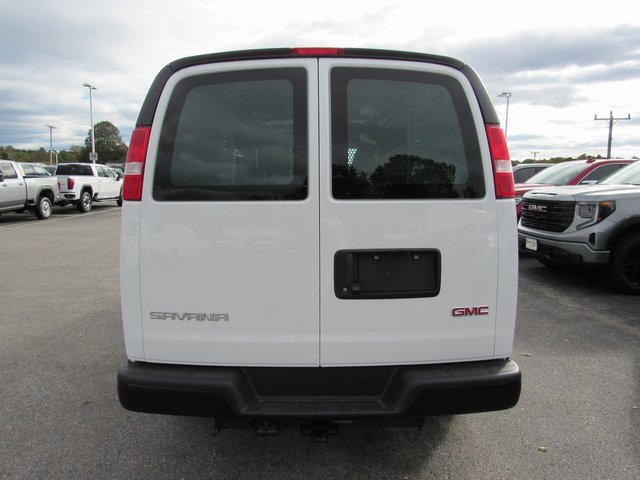 2025 Gmc Savana Cargo 3500 photo 2